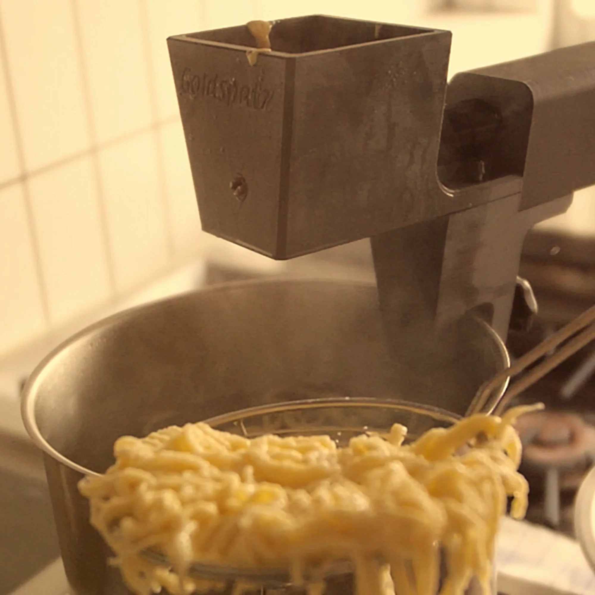 Goldspatz Profi MAX Spaetzle Maker - With Electric Motor - Image 5