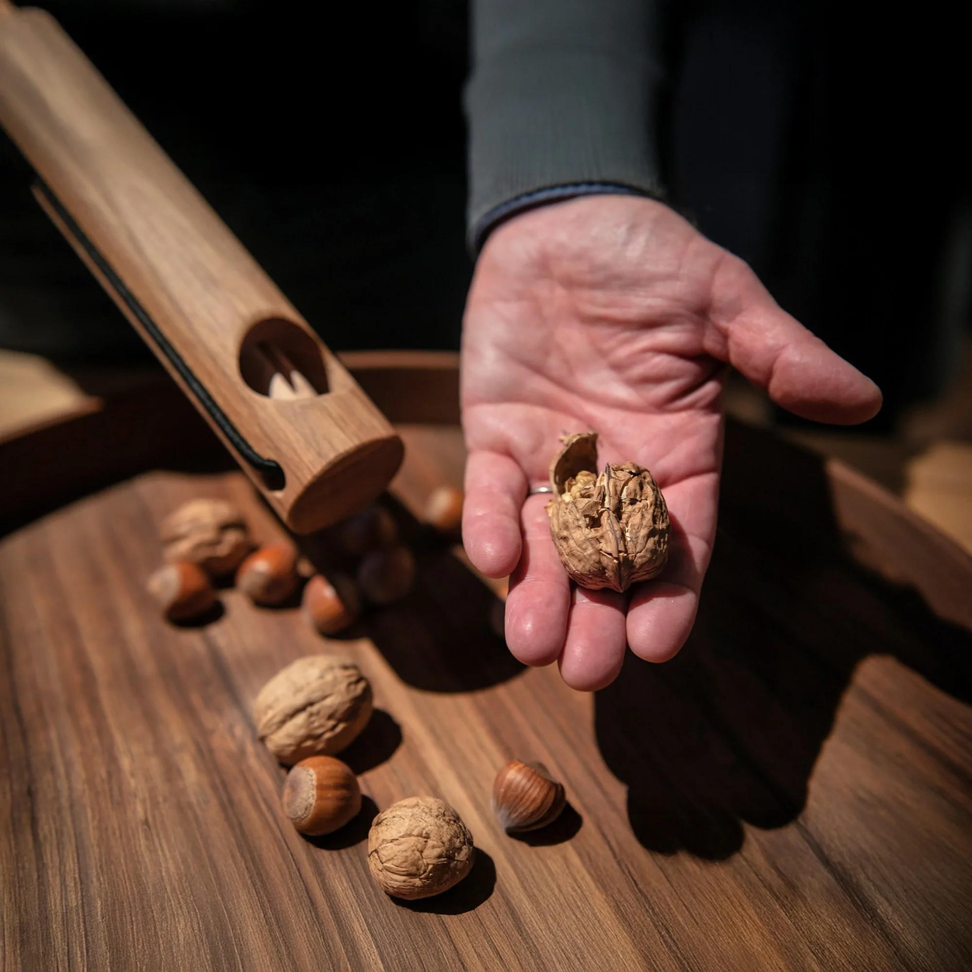 Nutcracker “Nuss Kracher” Made of Oak Wood, Innovative Design from the Black Forest, Made in Germany - Image 7