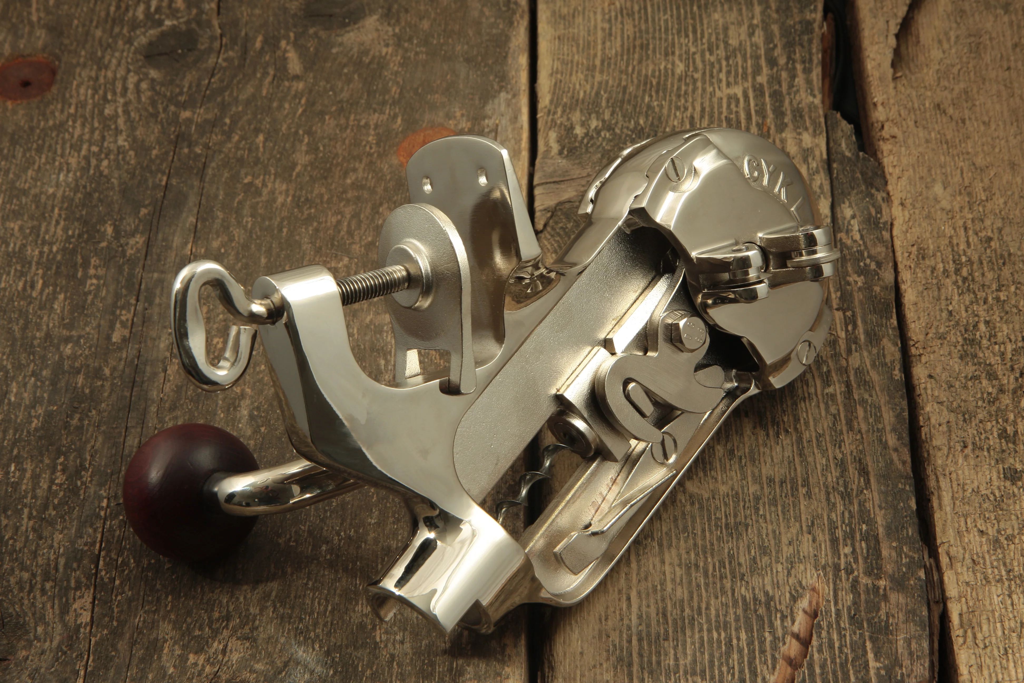 Professional Uncorking Machine CYKLOP with Table Mount & Capsule Cutter - No. 330 - Image 9