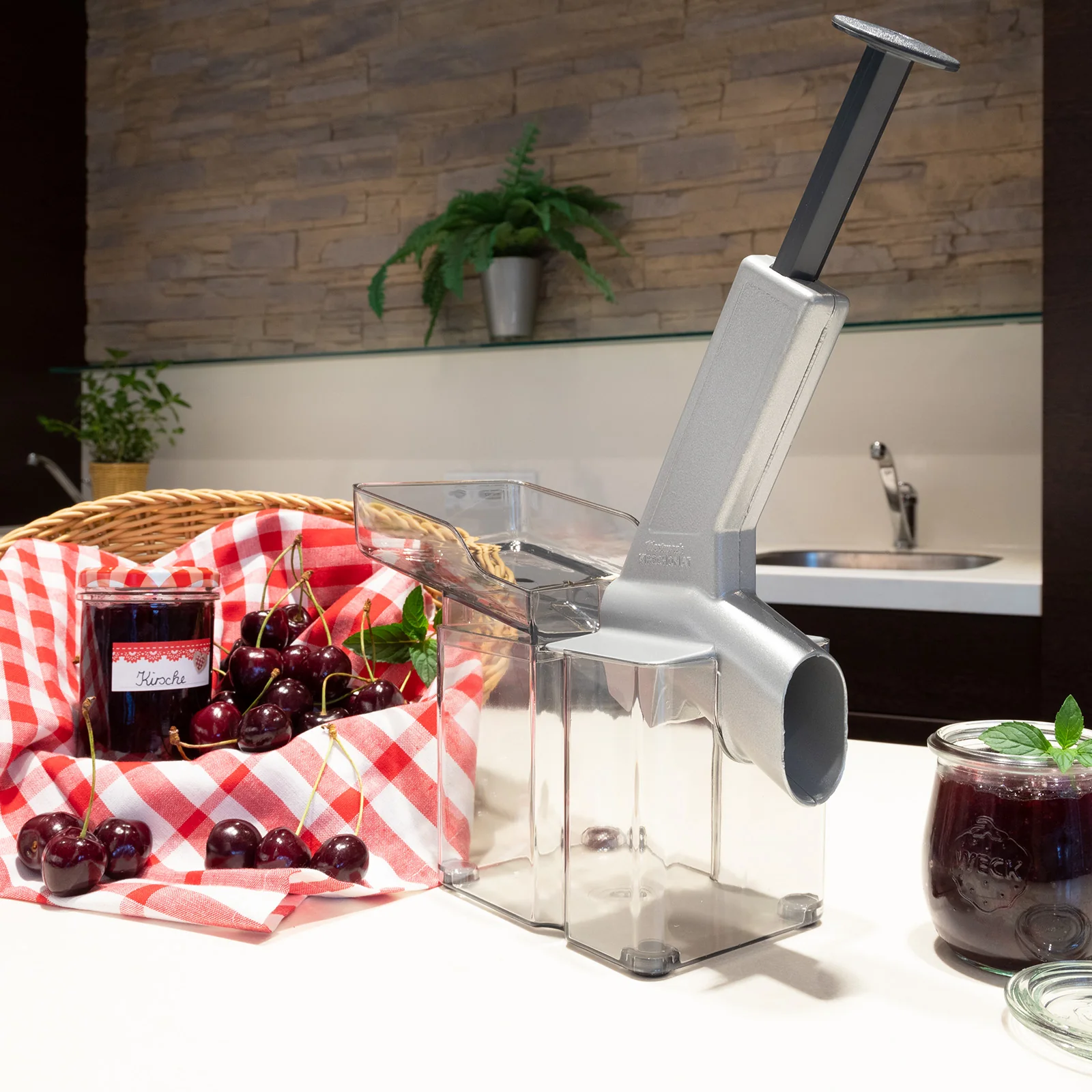 Westmark Cherry Stoner "Kirschomat" - #4070 - Image 6